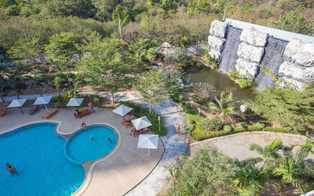 R-Con Wong Amat Suite