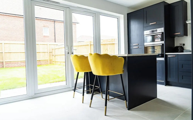 3 Bedroom 3.5 Bathroom House Chichester