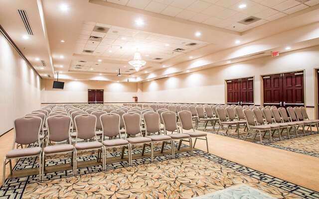 Clarion Inn Elmhurst - Oak Brook near I-88, I-290, I-294