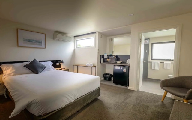 Georges Bay Apartments – Guest Rooms – St Helens