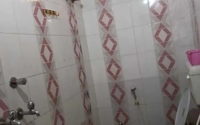 OYO 70117 Shivanand Hotel