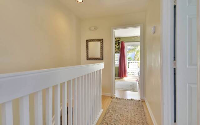 Linger Longer by Avantstay Key West Walkable Gated Community, Shared Pool Week Long Stays Only