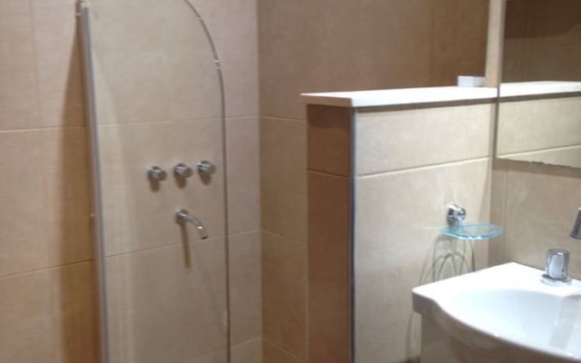 Comfortable Apartment w Great Location