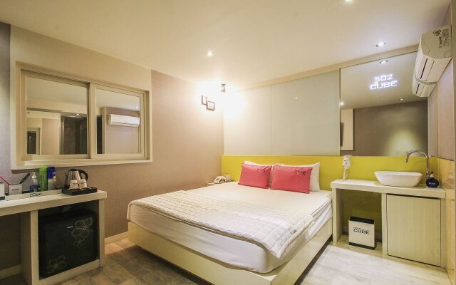 Hotel Cube