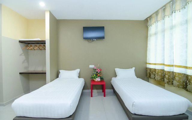 OYO 338 Hotel Raja Bot