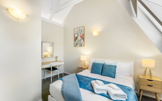 A Home away from Home - Netflix -Parking