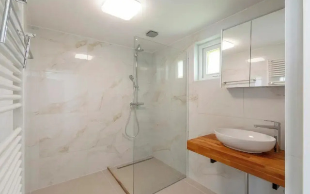 Bungalow Near Sint Maartenszee Beach