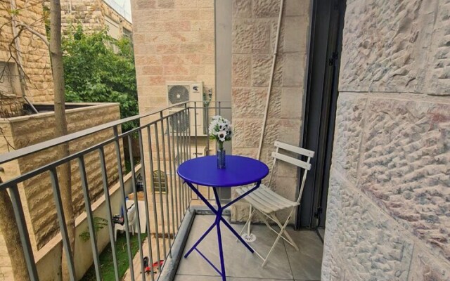 JLM Suites Tower Lincoln  Prime Location