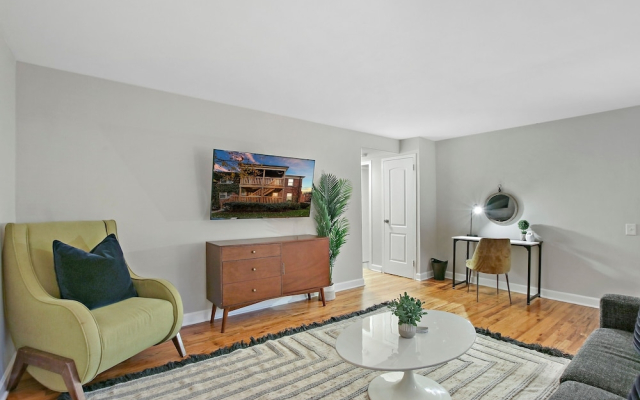 Charming & Spacious Bowmanville 1BR Apt
