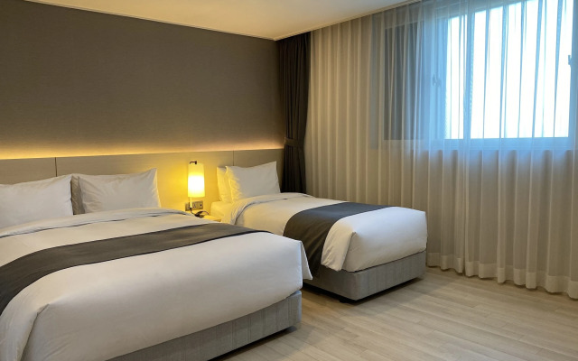 New Donghae Hotel