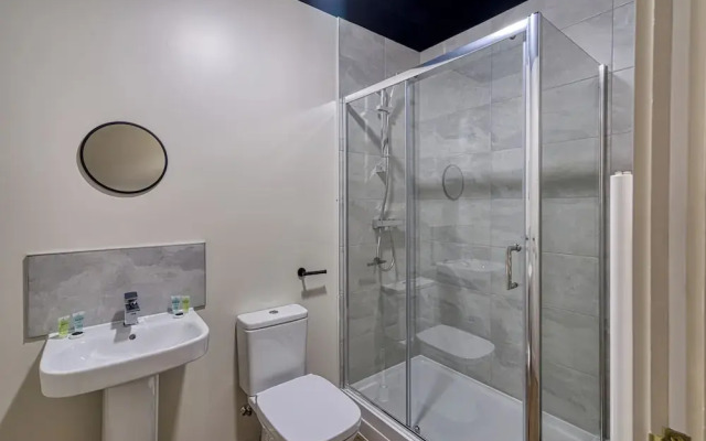 Renaissance House Apartments