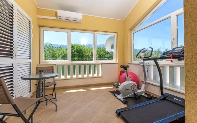 Awesome Home in Dugopolje With Wifi and 4 Bedrooms