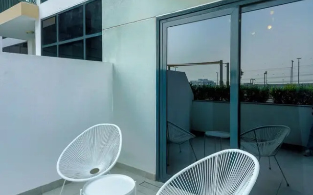 Nasma Holiday Homes - Azizi Riviera 46