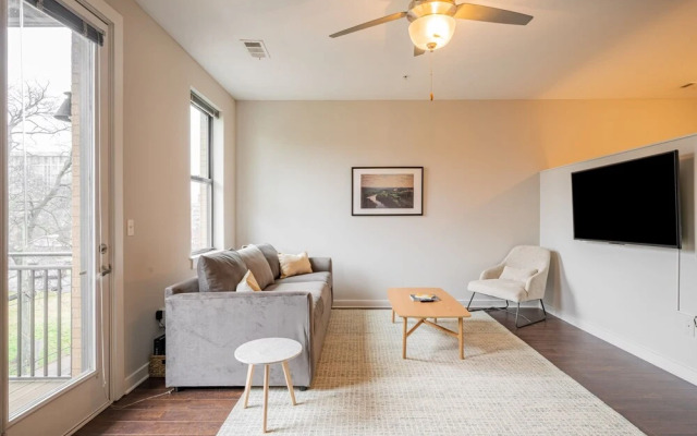 Cozysuites Musicrow Astonishing SDO Free Parking22