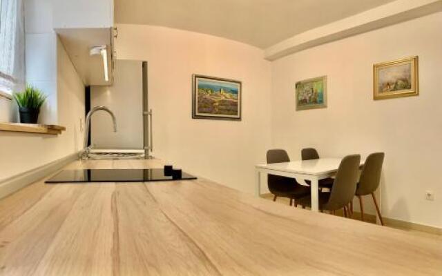Summer Apartment 2