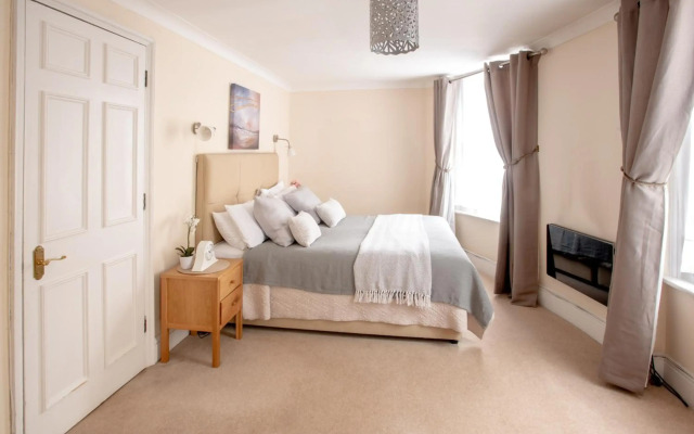 Park Lane Apartments - Clarges St