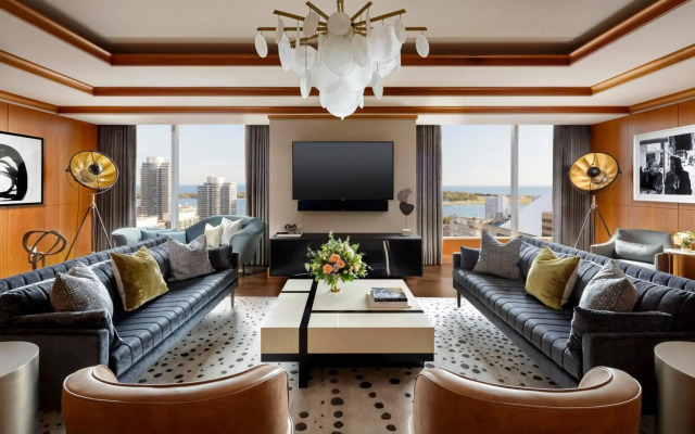 The Ritz-Carlton, Toronto