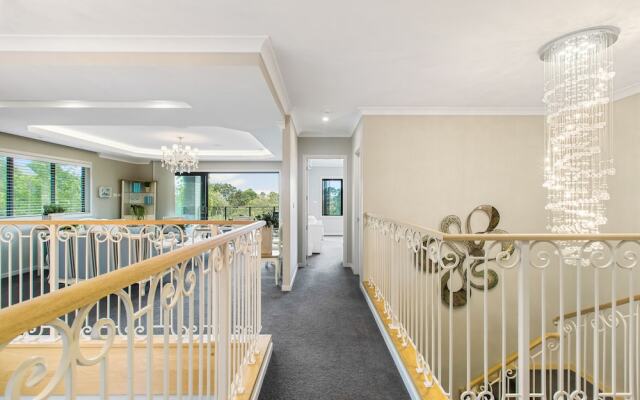 Luxe Whitford Mansion - Pool & Tennis Court