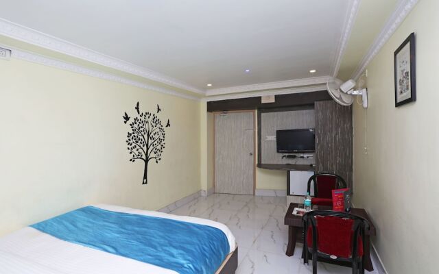 OYO Flagship 5716 Hotel Krishna