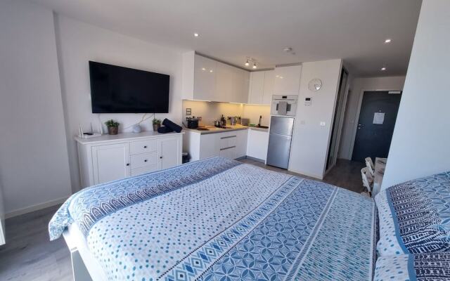 Top Floor Studio-The Hub-Self Catering