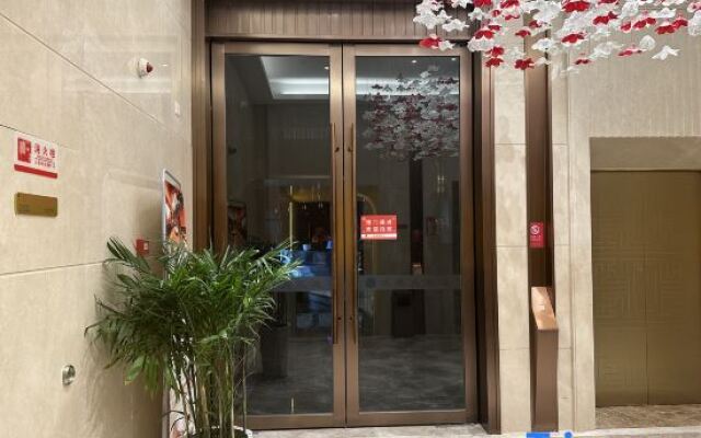 Ying Shan Hong Jinling Grand Hotel