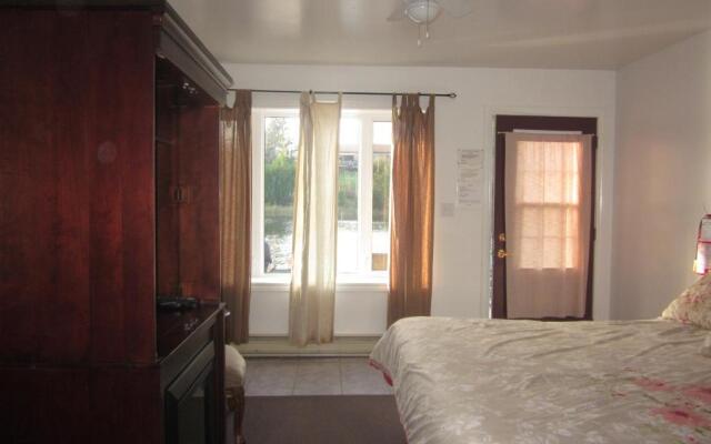 Sauble River Marina & Lodge Resort