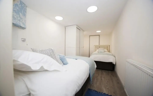 Malt Cottage Sleeps4-patio-petsok-parking