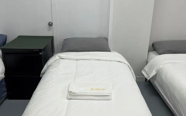 3 single and 2 sofa beds Studio Suite 7