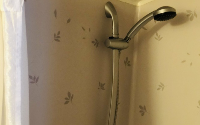 Apple Tree Cabin With River Views