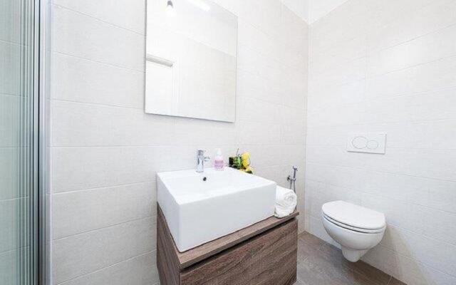 hu Altomincio village