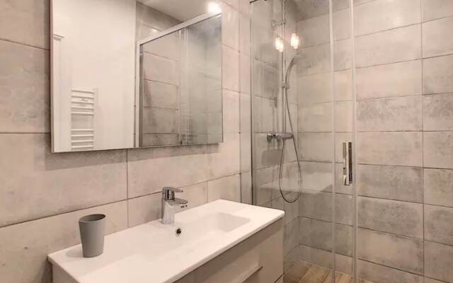 Superb Apart 6 People in the Heart of Cannes T32