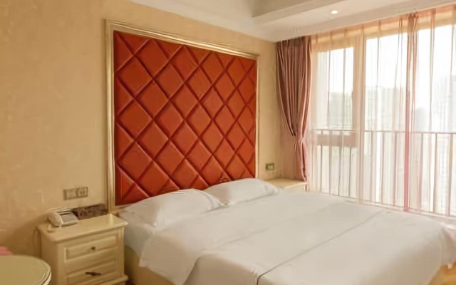 Yuntong Holiday Hotel