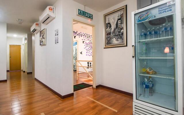 OYO 90102 7 Days Lodge