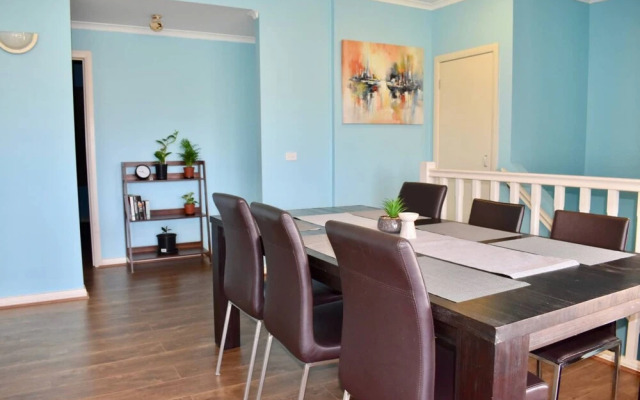 3 Bedroom Getaway in Trendy Thornbury