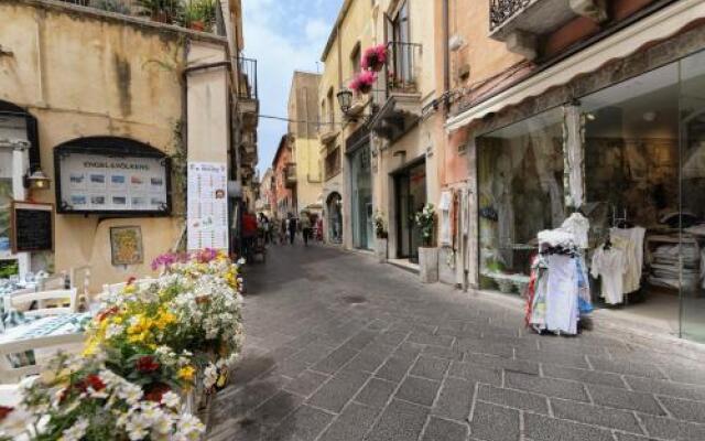 Holiday Home Taormina 3