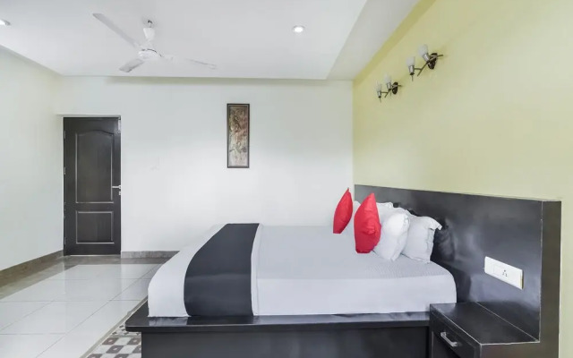 Capital O 38083 Grand Metro Hotel