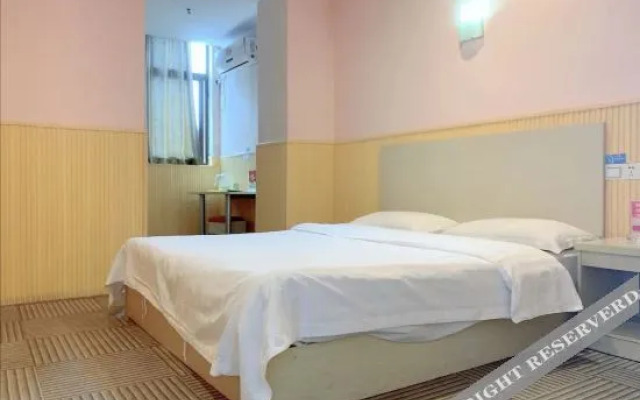 Week 8 Express Hotel (Yancheng High Speed Railway Station)