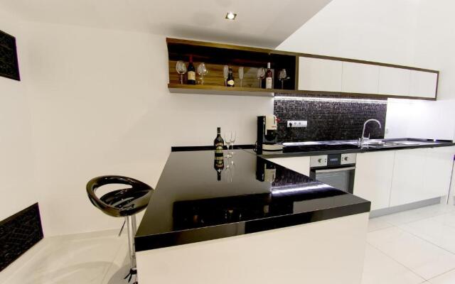 Enzo Capo Luxury Suites
