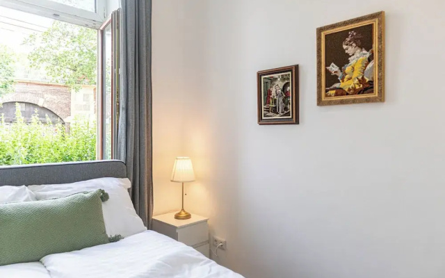 Comfy Stay Near AKH Perfect For Traveler