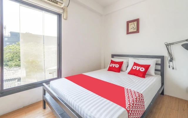 OYO 820 Labkoff Cafe and Hostel