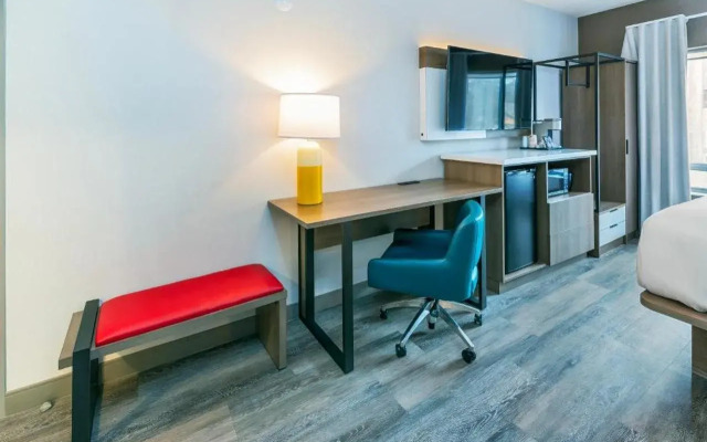 Comfort Suites London