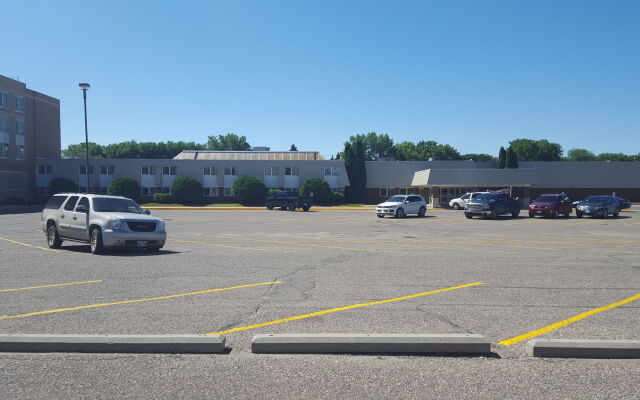 Clarion Hotel & Suites