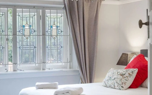 Chic 2 Bedroom Ground Floor Apartment In Trendy New Farm – Guest Rooms – Brisbane