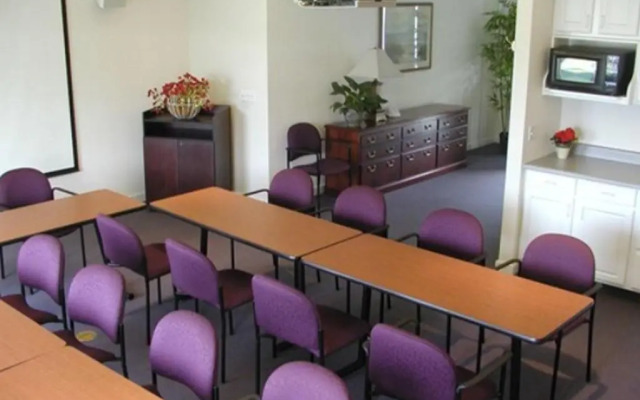 Coral Reef Inn & Suites