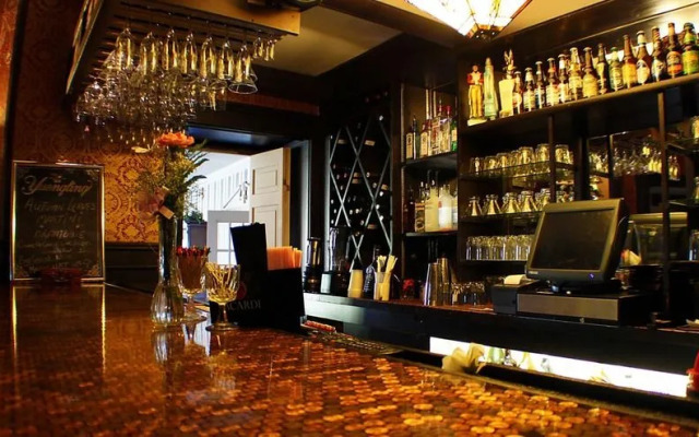 The Historic Summit Inn