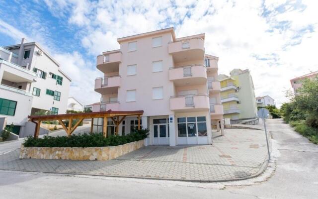 Apartments Slavica - 70m to beach