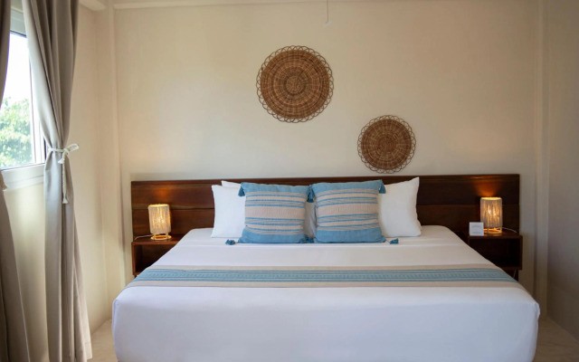 Noah Beach Hotel & Suites