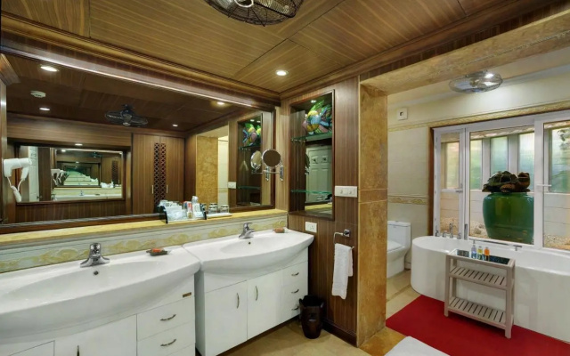 Fenicia Riverside Resort