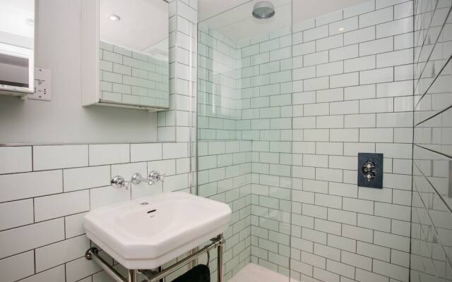 3 Bedroom Apartment Sleeps 6 in Dalston