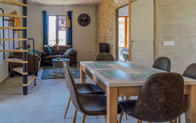 Elegant Mansion With Swimming Pool, Terrace, Sun-loungers